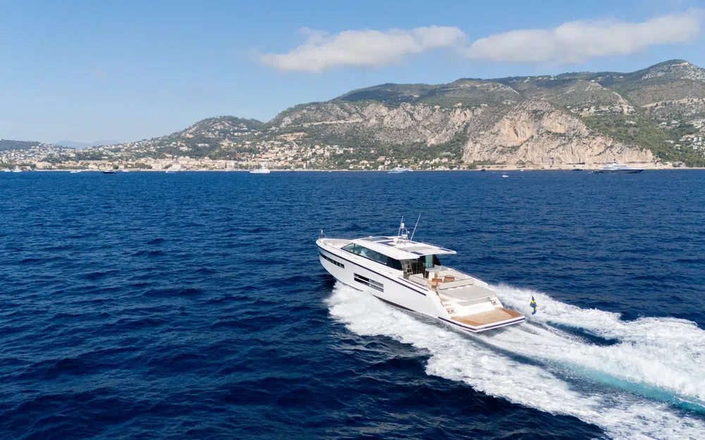 slider 12 Delta Powerboats 72