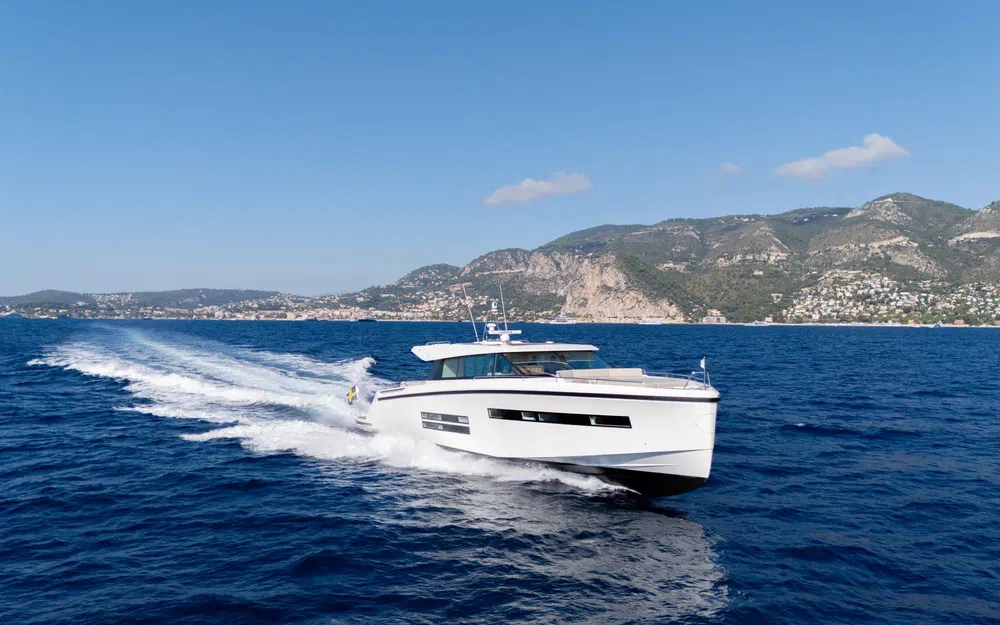 slider 1 Delta Powerboats 72