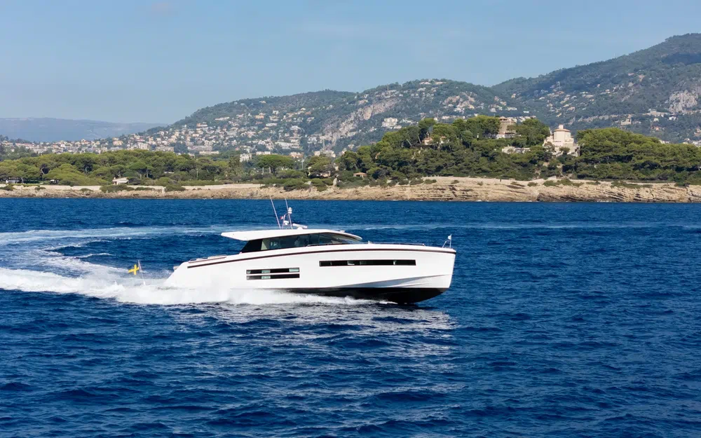 slider 19 Delta Powerboats 72
