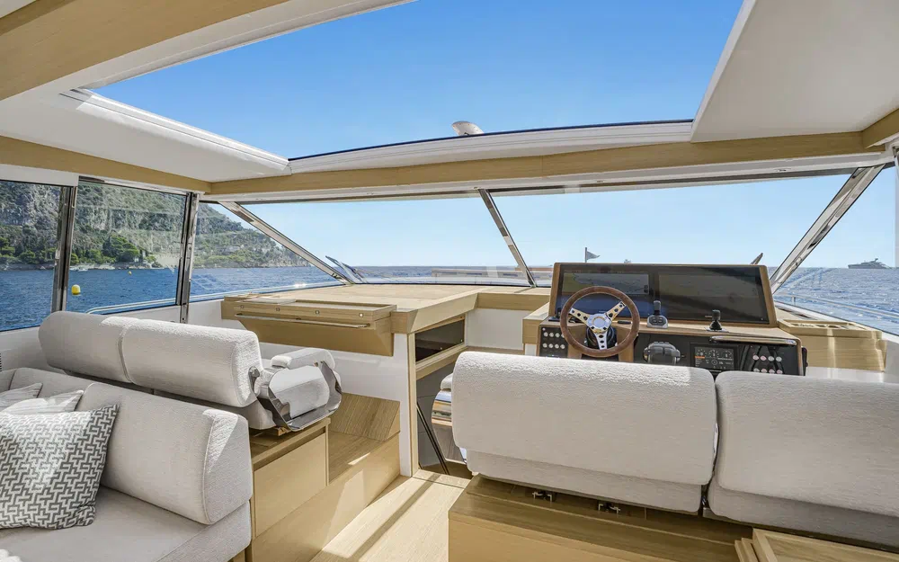 slider 33 Delta Powerboats 72