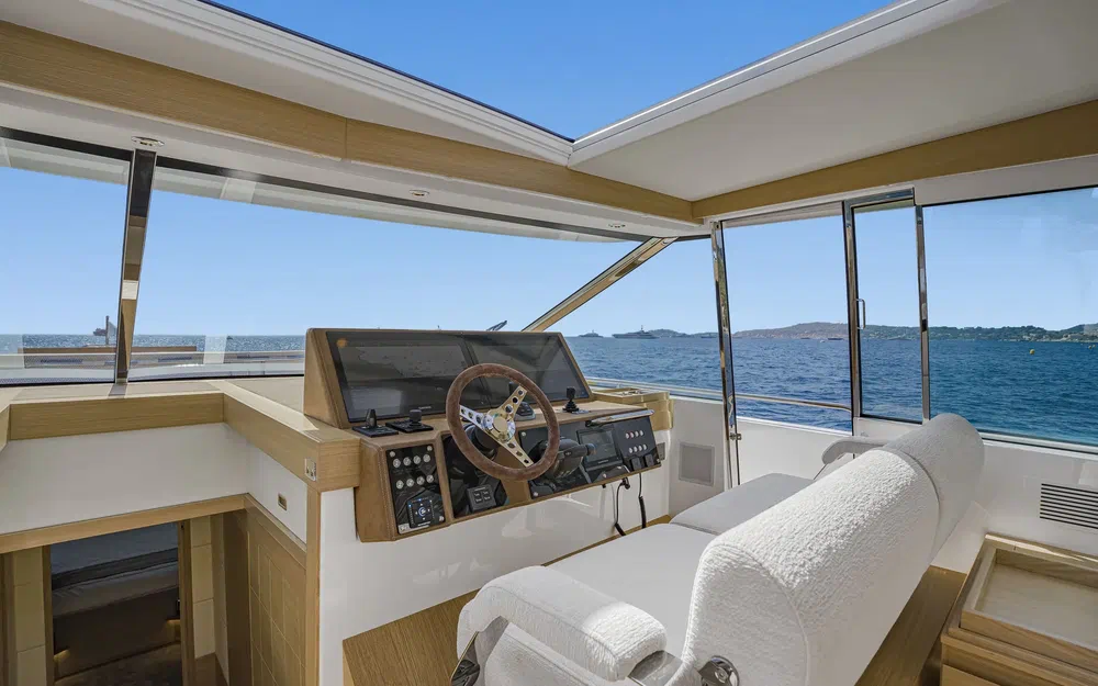 slider 37 Delta Powerboats 72