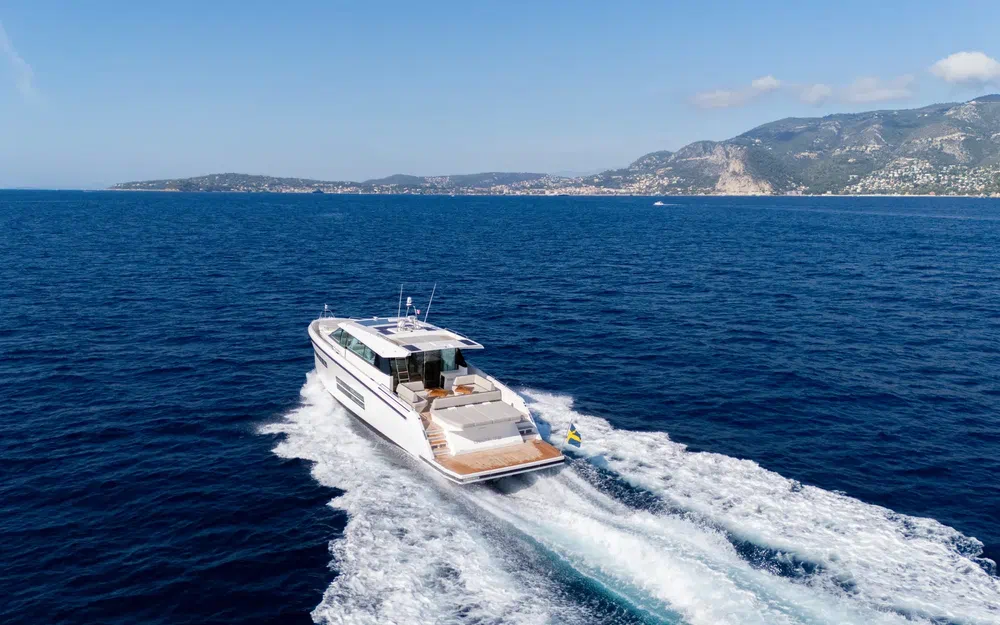 slider 5 Delta Powerboats 72