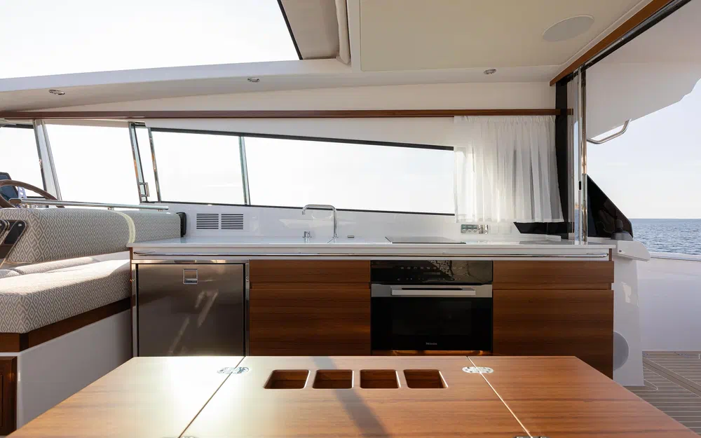 slider 13 Delta Powerboats 48 Coupe