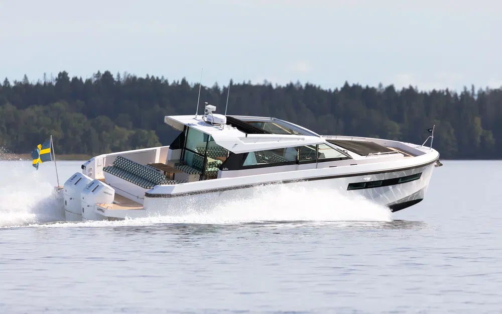 slider 23 Delta Powerboats 48 Coupe