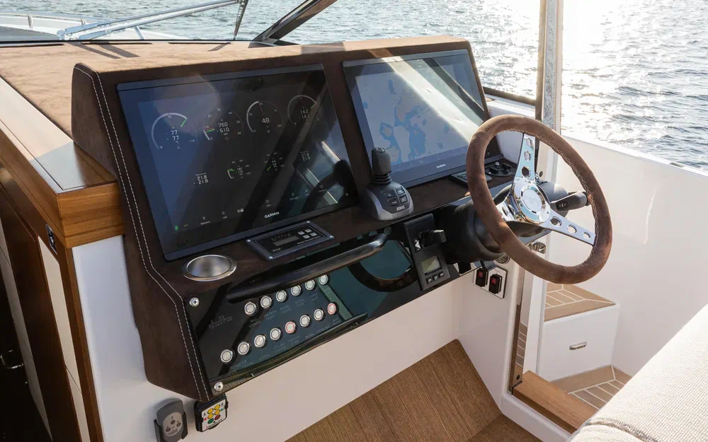 slider 7 Delta Powerboats 48 Coupe