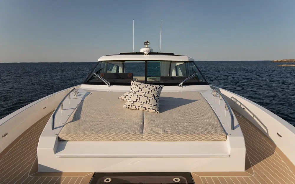 slider 8 Delta Powerboats 48 Coupe