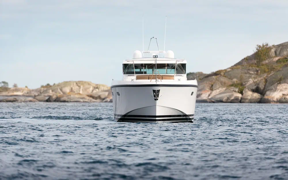 slider 1 Delta Powerboats 54 IPS