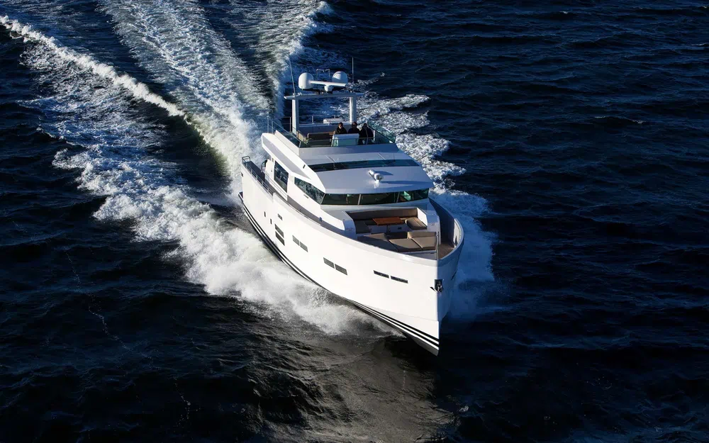 slider 6 Delta Powerboats 88 Carbon