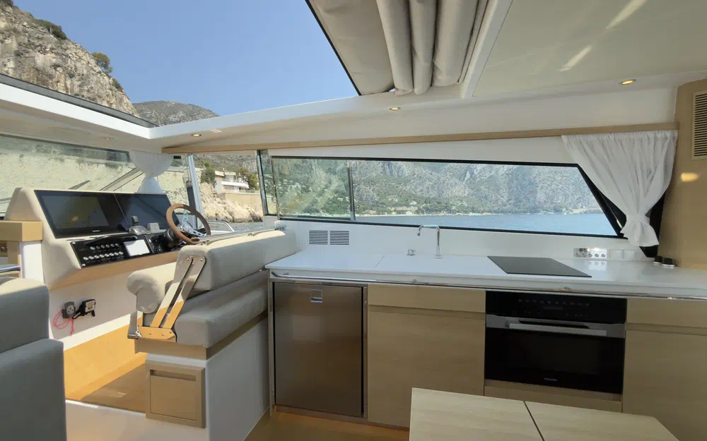 slider 10 Delta Powerboats 48 Coupe