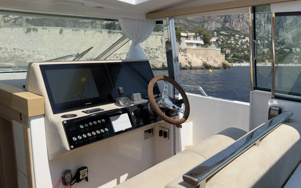 slider 11 Delta Powerboats 48 Coupe