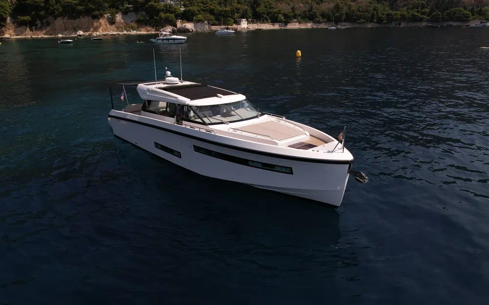 slider 2 Delta Powerboats 48 Coupe