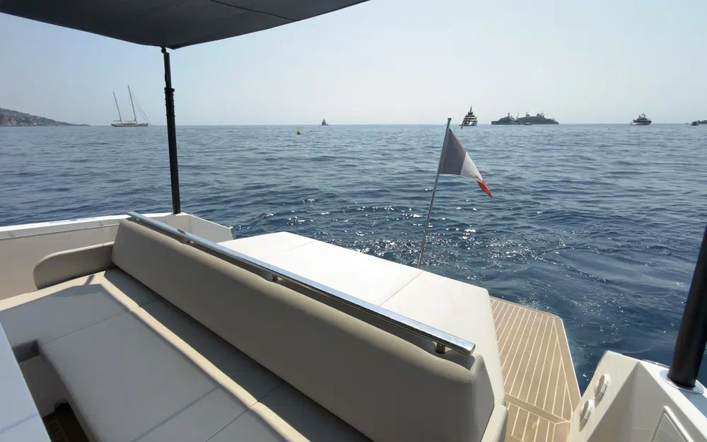 slider 29 Delta Powerboats 48 Coupe