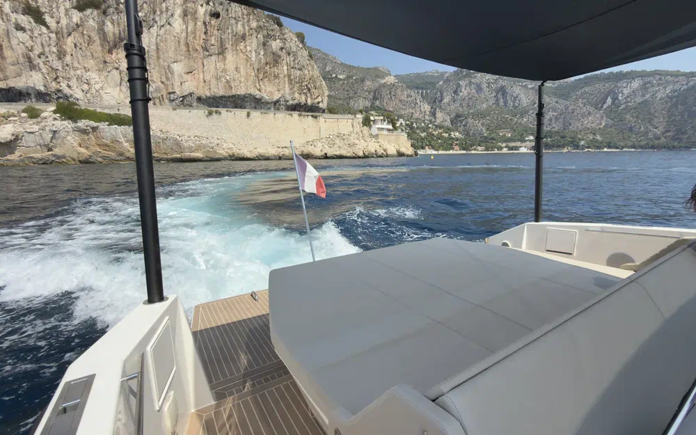 slider 35 Delta Powerboats 48 Coupe