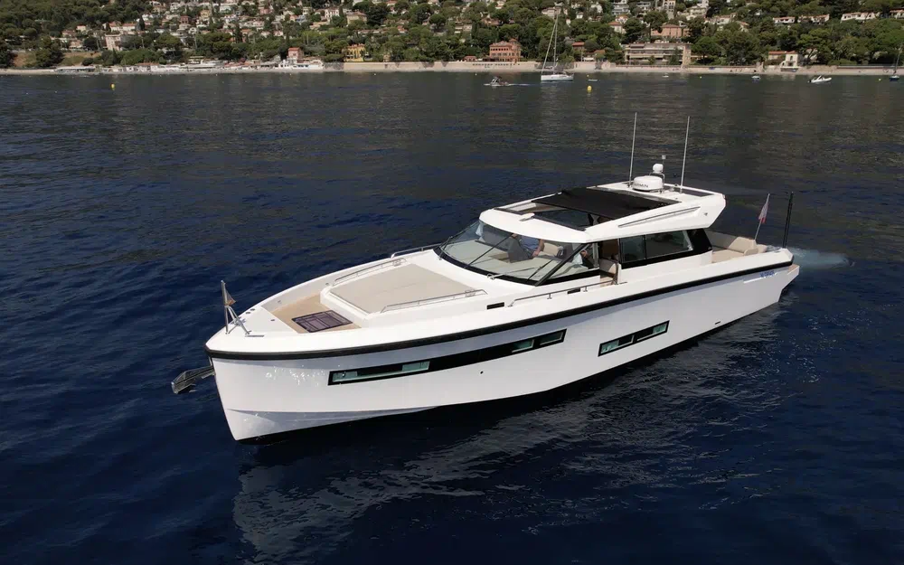 slider 4 Delta Powerboats 48 Coupe