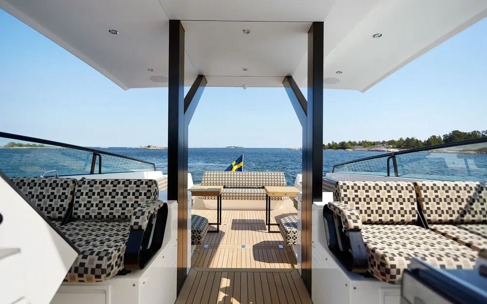 slider 2 Delta Powerboats 60 Open