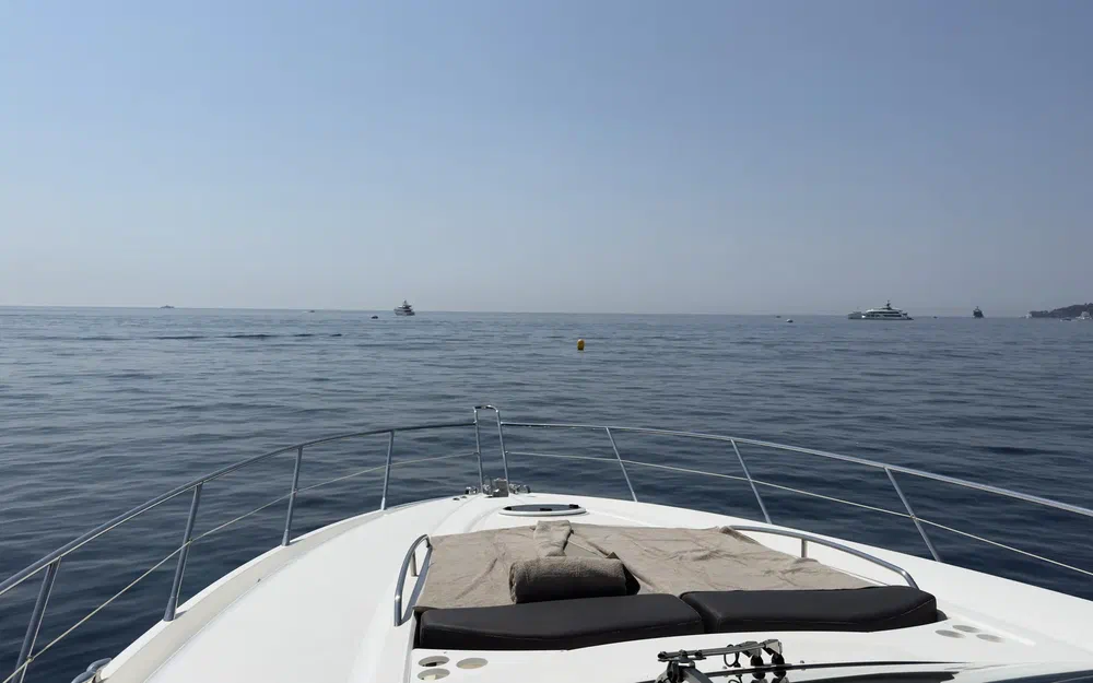 slider 13 Sunseeker Predator 62