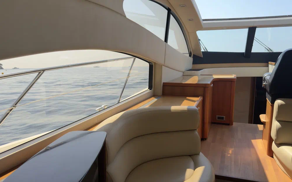 slider 16 Sunseeker Predator 62