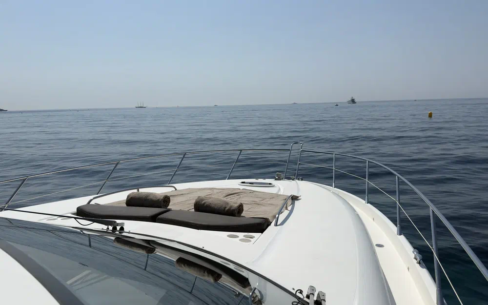 slider 18 Sunseeker Predator 62
