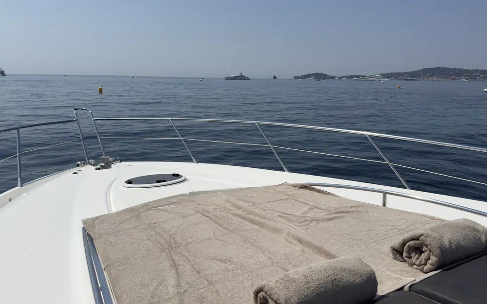 slider 20 Sunseeker Predator 62
