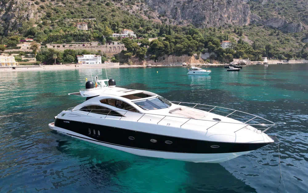 slider 8 Sunseeker Predator 62