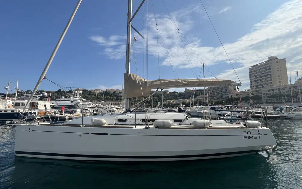 slider 0 Beneteau First 30 Jk