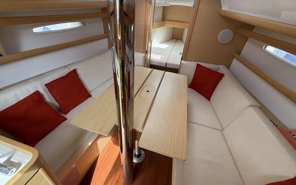 slider 34 Beneteau First 30 Jk