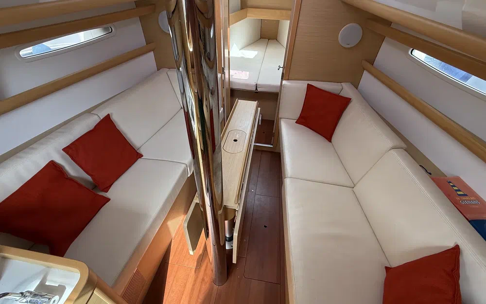 slider 35 Beneteau First 30 Jk