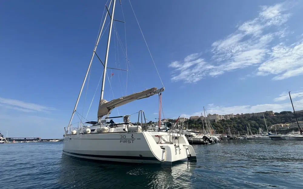 slider 4 Beneteau First 30 Jk