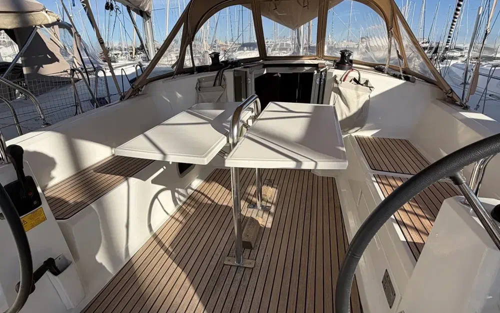 slider 11 Beneteau Oceanis 38.1