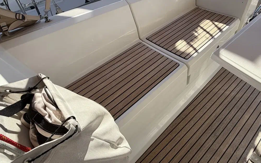 slider 12 Beneteau Oceanis 38.1