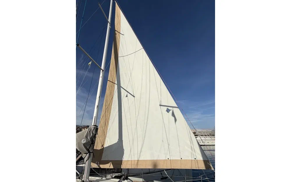 slider 1 Beneteau Oceanis 38.1