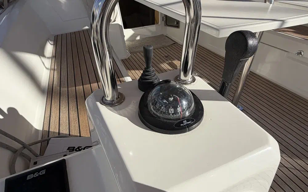 slider 26 Beneteau Oceanis 38.1
