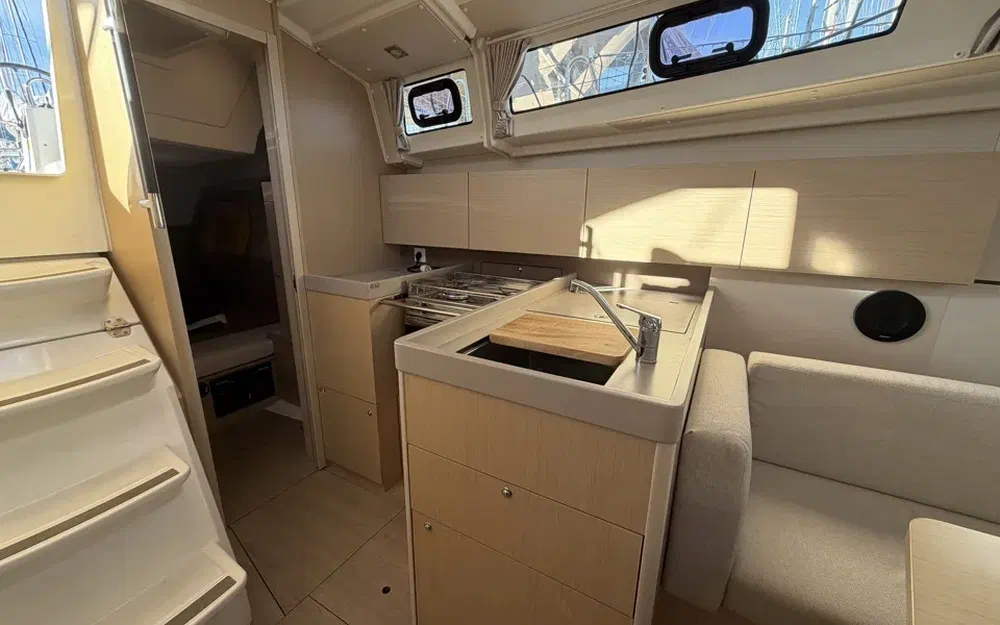 slider 48 Beneteau Oceanis 38.1