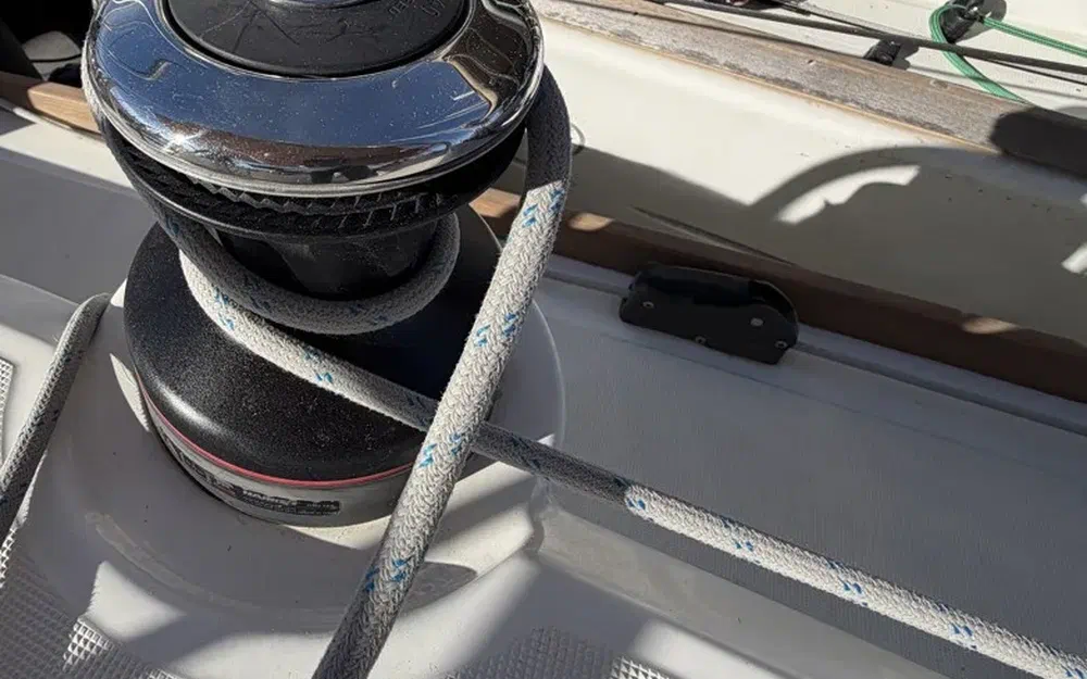 slider 4 Beneteau Oceanis 38.1