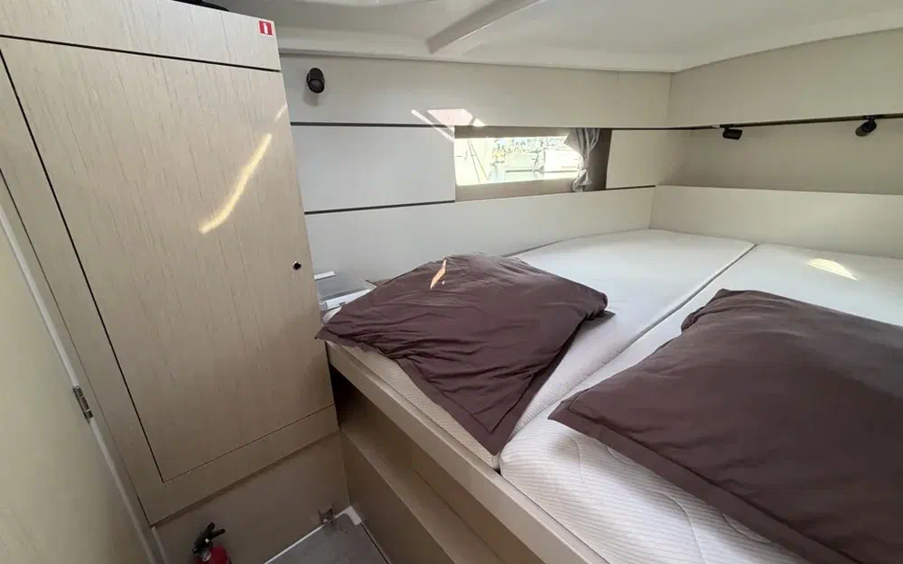 slider 49 Beneteau Oceanis 38.1