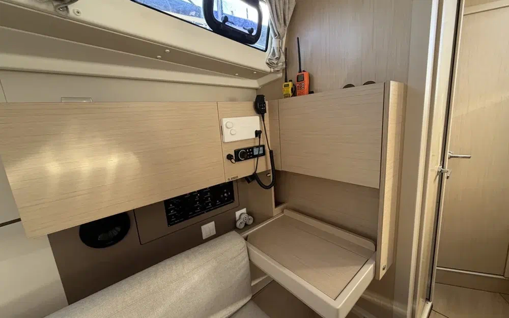 slider 54 Beneteau Oceanis 38.1