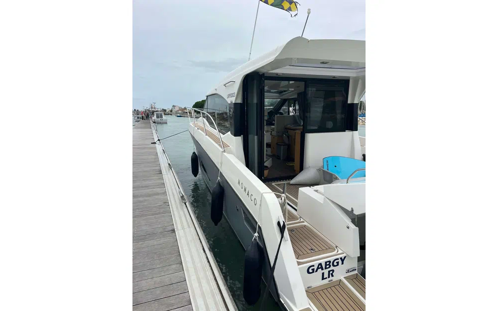 slider 1 Parker Monaco 110