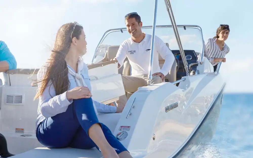 QuicksilverActiv 675 Sundeck
