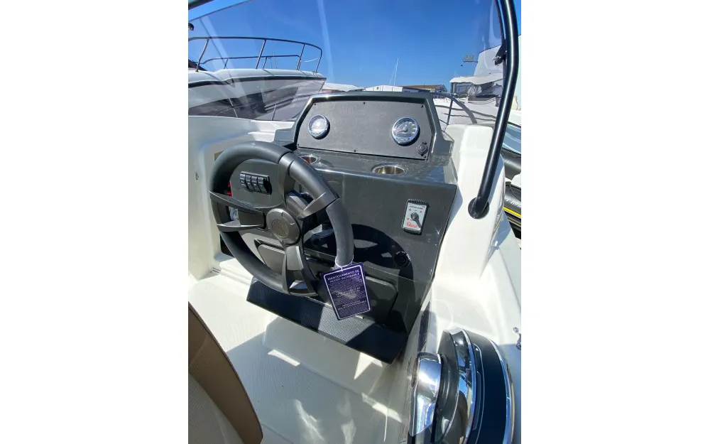 slider 9 Quicksilver Activ 675 Sundeck