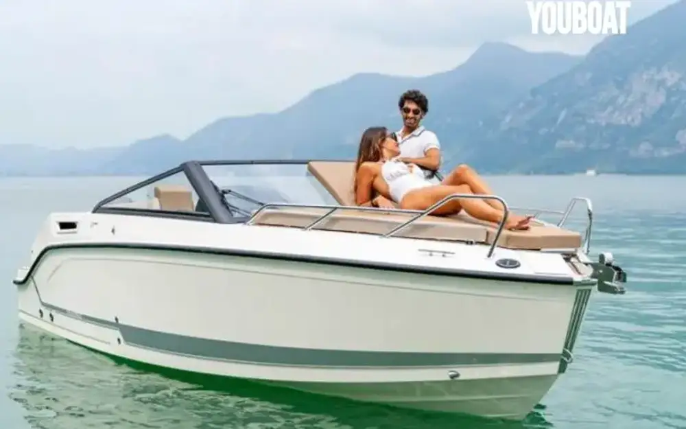QuicksilverActiv 675 Cruiser