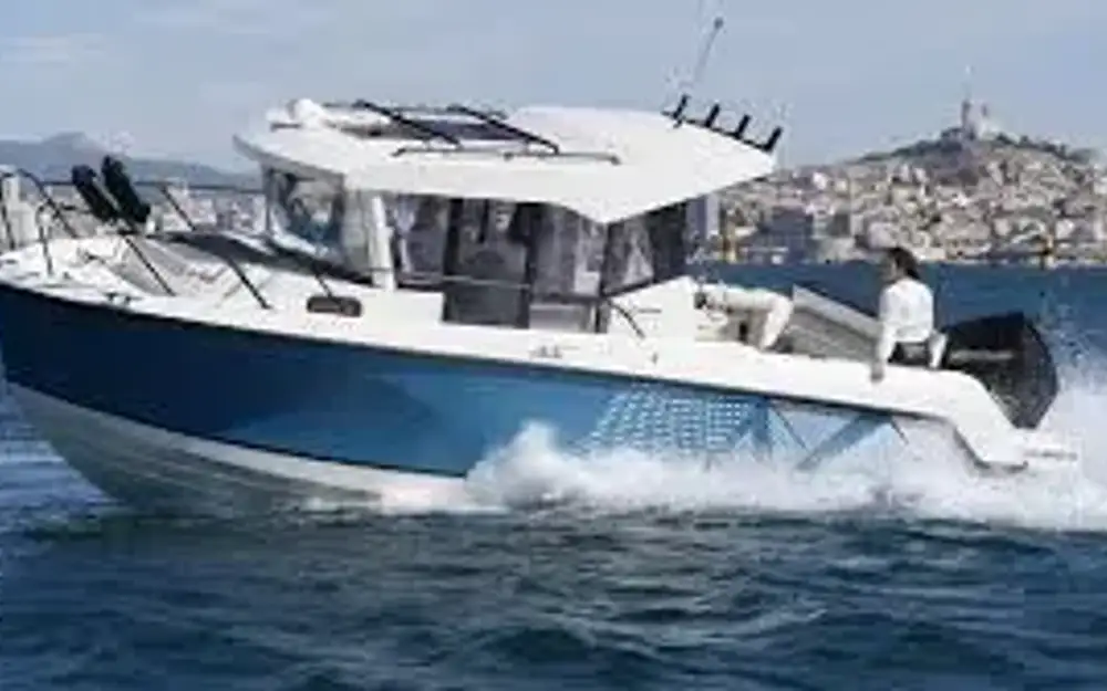 QuicksilverActiv 805 Pilothouse