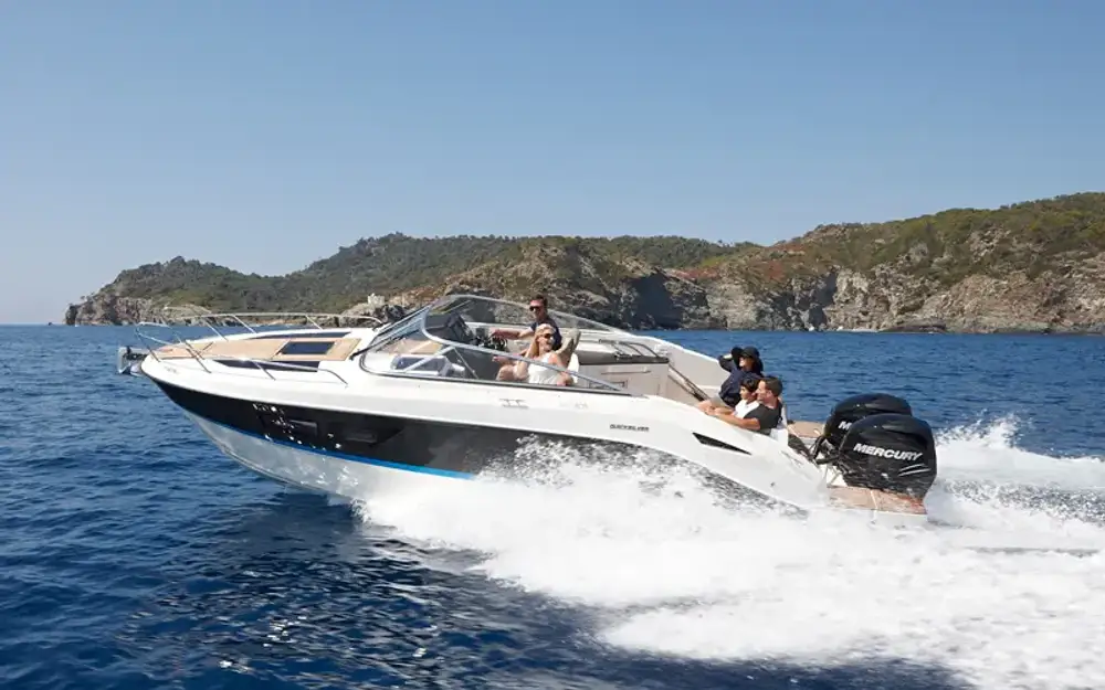 QuicksilverActiv 805 Cruiser