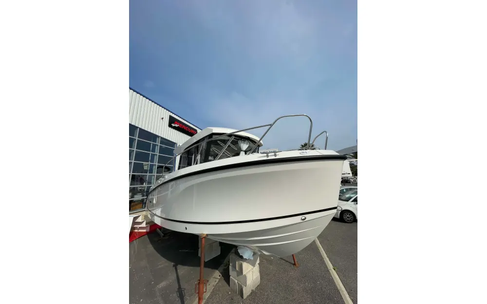 QuicksilverQuicksilver 805 Pilothouse