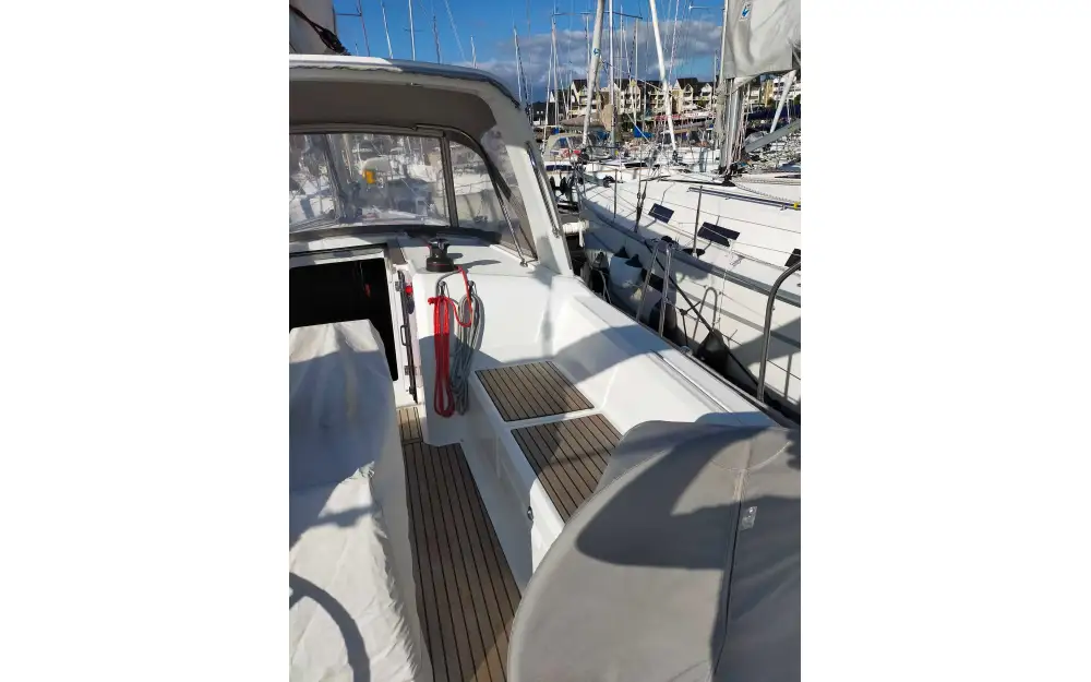 slider 8 Beneteau Oceanis 35