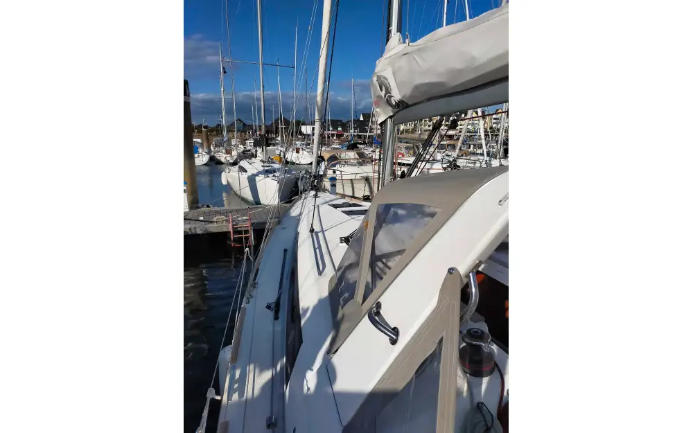 slider 2 Beneteau Oceanis 35