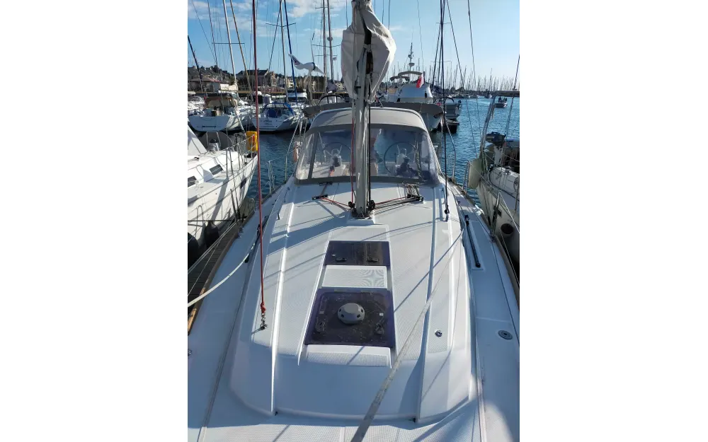 slider 3 Beneteau Oceanis 35