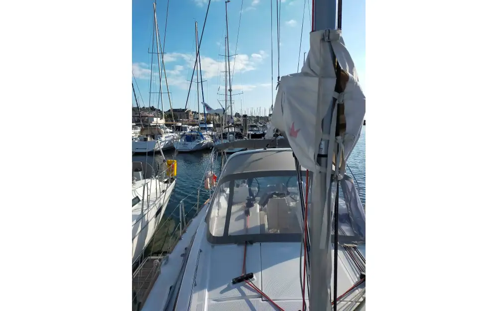 slider 5 Beneteau Oceanis 35