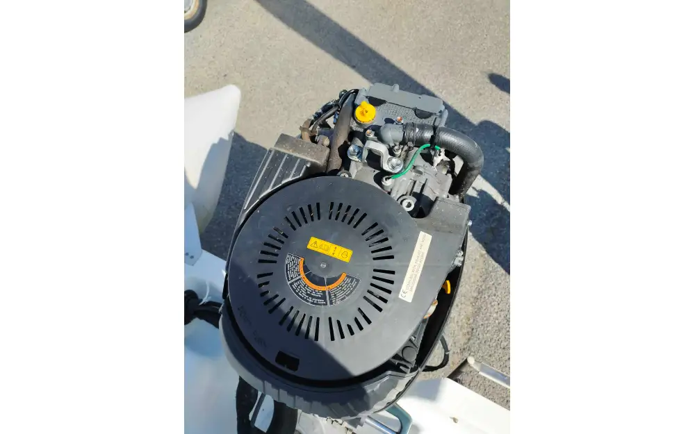 slider 18 Bombard Explorer 640 SB