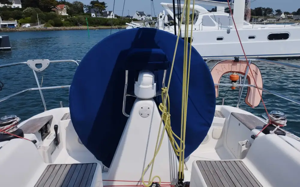 slider 3 Dufour 34 Performance