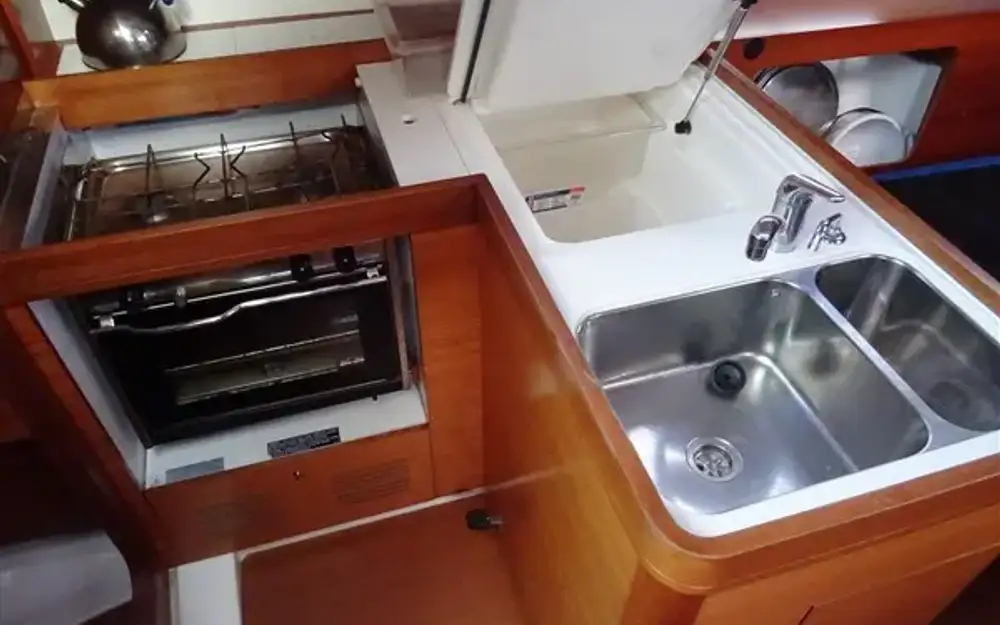 slider 6 Dufour 335 Grand Large